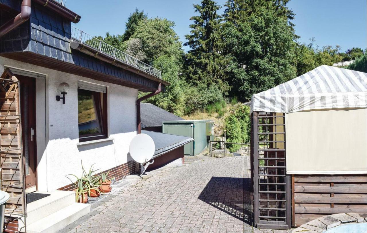 Cozy Home In Sellerich With Kitchen Buitenkant foto